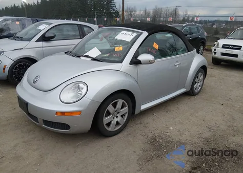 2007 Volkswagen New Beetle 2.5 z USA, uszkodzony, nr VIN 3VWRF31Y27M418169